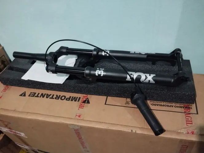 Suspensão Fox 32 step cast performance eixo boost 15x110 aro 29 mtb