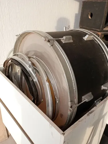 Vários itens de bateria para reparar sua bateria ou completar.