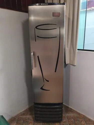 Vendo cervejeira Gelopar 230L