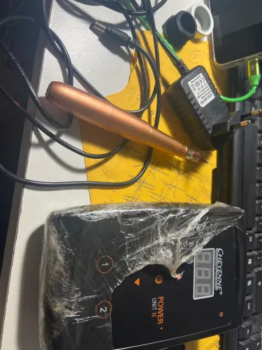 Demógrafo de micro pigmentação novo usado só no curso