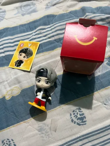 Boneco tiny tan McLanche feliz V BTS