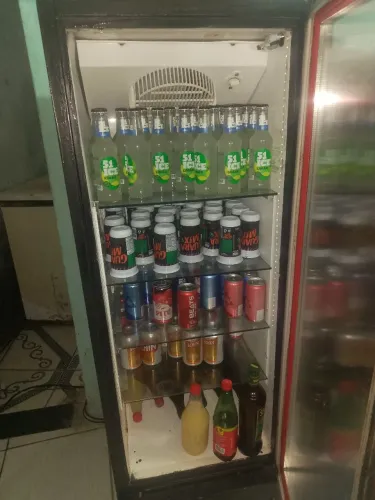 Vendo 2 expositor sime novo em boa condição