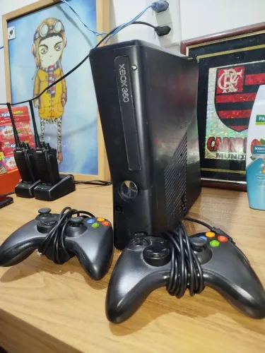Xbox 360 com 66 jogos 