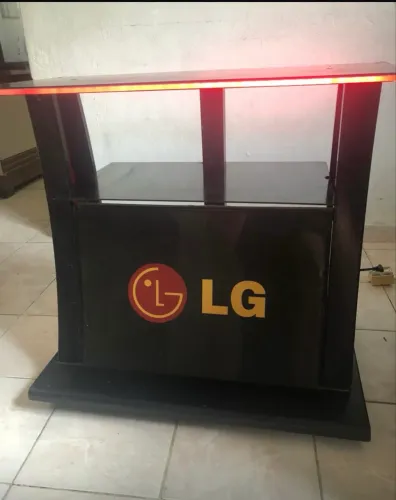 Rack de ferro com Led