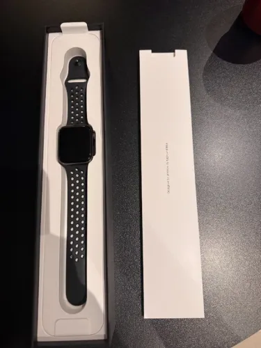 Apple Watch Series 5 - 44mm GPS + Celular