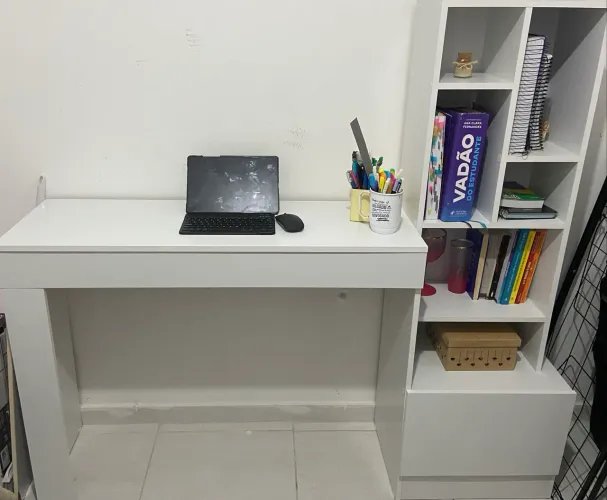Vendo escrivaninha