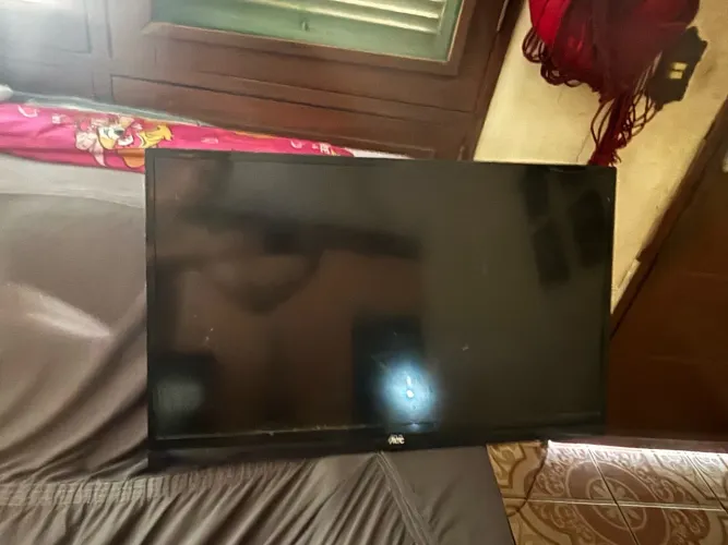 Tv para retirar as peças