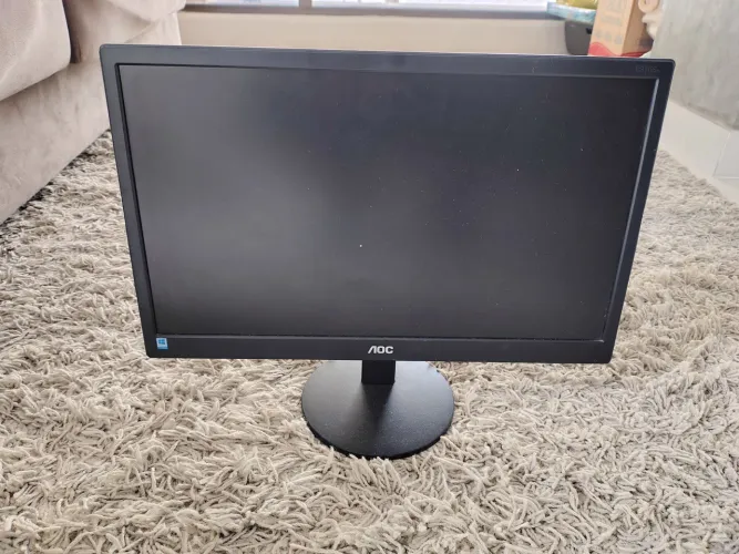 Monitor LED AOC 18.5" E970Swn Slim VGA - Perfeito para Escritório
