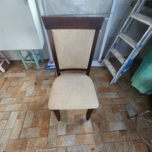 Jogo de Cadeiras de madeira estofadas