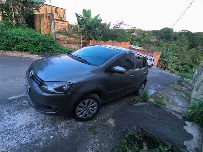 Volkswagen Fox 1.0 MI Total Flex 8V 5P 2011