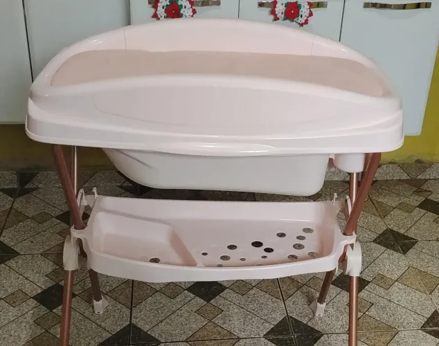 Banheira de bebê completa semi nova