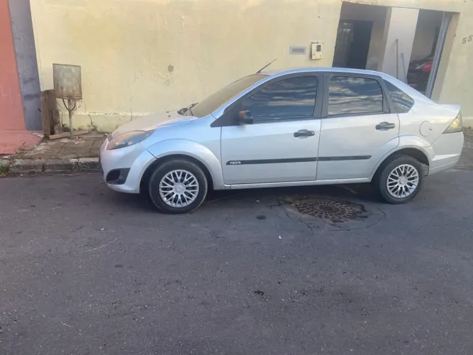 Ford Fiesta Sed. 1.6 8V Flex 4P 2012