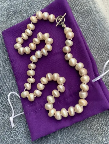 Colar de pérolas 53 pérolas comprei no Caribe orienteperolizado!Brinde de outro colar