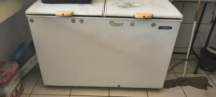 Vendo freezer Metal frio 419 litros