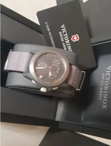 Relógio Victorinox Swiss Army Cronógrafo Suíço - Masculino