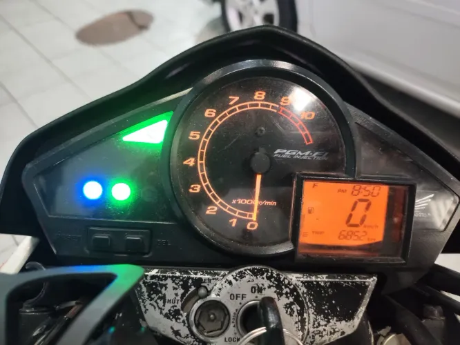 Vd/tr CB 300r por moto e carro maior valor 