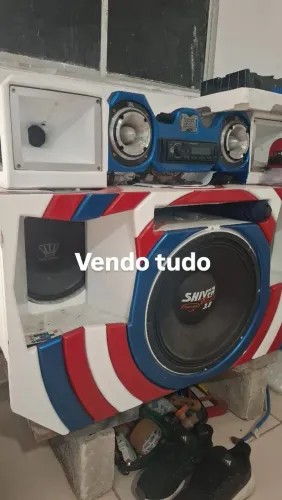  Som automotivo.