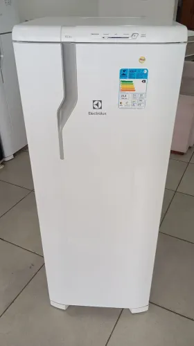 Geladeira Eletrolux Degelo seco garantia 3 meses