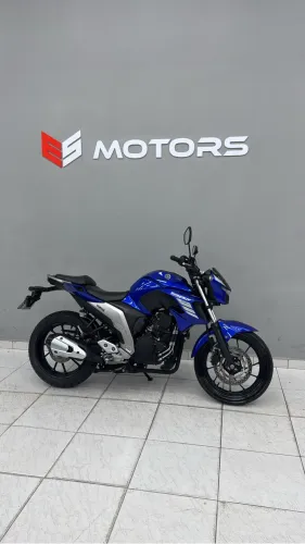 Oportunidade!! FZ25 2023 37.277 km apenas ESMOTORS!