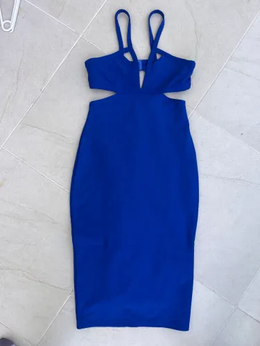 Vestido casual super novo TAM P ( 107 cm de comprimento e 80 cm de cintura)