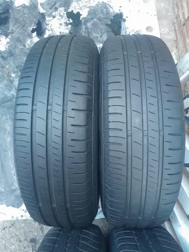 Par de pneus 175/70/13 originais da dunlop 207,00 cada