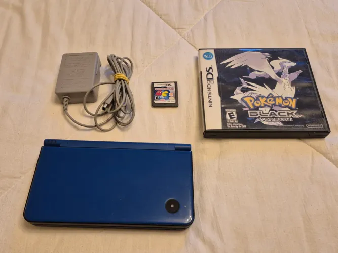 Nintendo DSi XL Azul + Pokémon Black Original + Namco Museum + Carregador Original