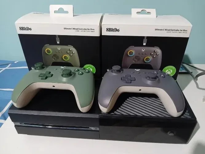 Console Xbox One + 2 Controles 8BitDo Ultimate C (NOVOS NA CAIXA) + Fonte Original