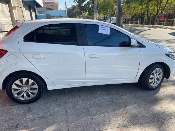 Chevrolet Onix Hatch LT 1.4 8V Flex Mec. 4P 2017