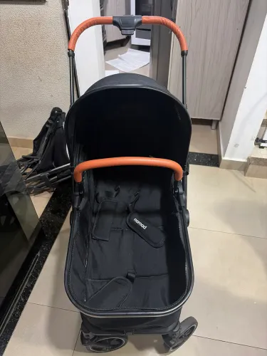 Carrinho de Bebê Kiddo Nomad Preto - Ótimo estado!