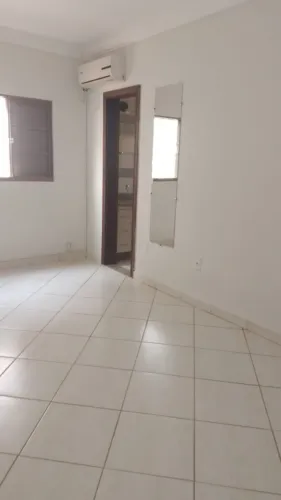 Apartamento Grande e confortável, em predio familiar com 4 Aptos em 1 andar Zona Sul