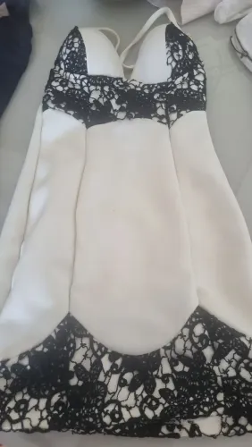 Vestido branco com preto