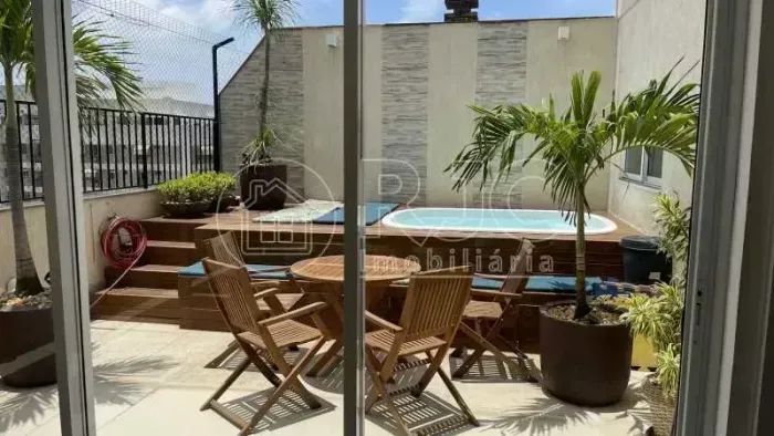 Imóvel para venda possui 236 metros quadrados com 4 quartos em Tijuca - Rio de Janeiro - R