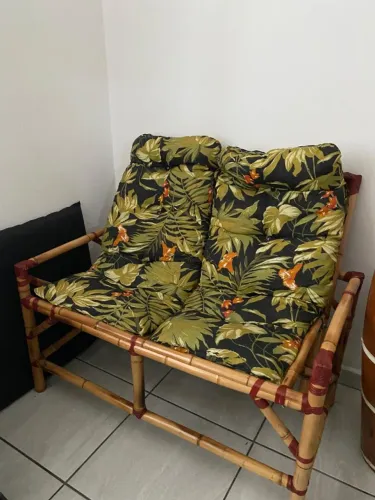 Conjunto de duas poltronas e namoradeira de bambum