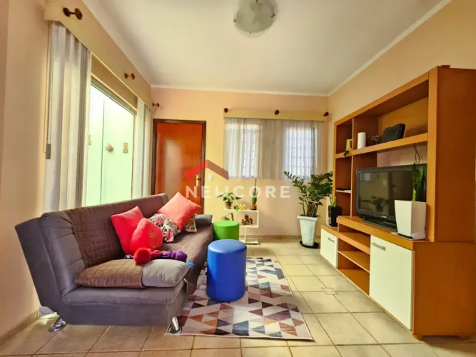 Casa em Rua Clóvis da Silva Gomes - Vila Jardim Celina - Bauru/SP