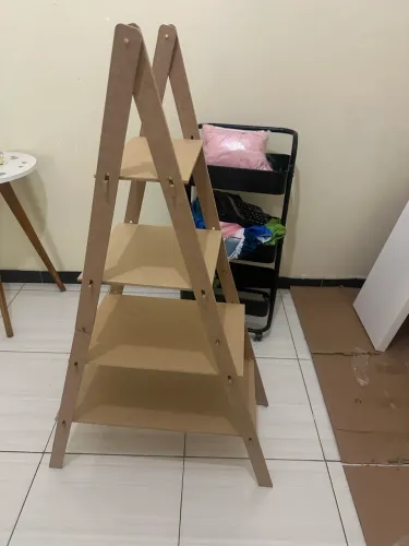 Escada pegue e monte de mdf nunca usada
