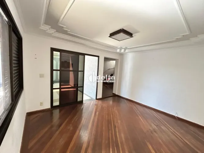 Casa com 4 quartos sendo 1 suíte disponível para locação e venda no bairro Nossa Senhora A