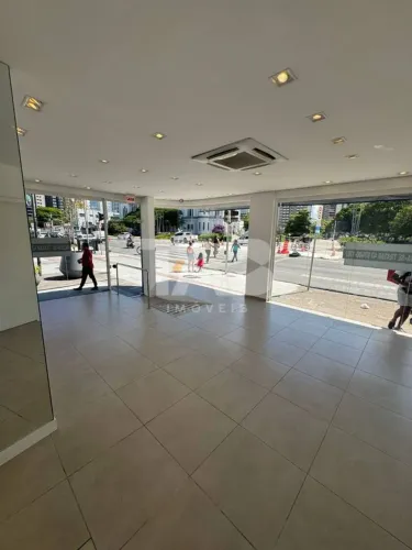 Sala comercial com 50m² de esquina para locação | Centro, Itajaí