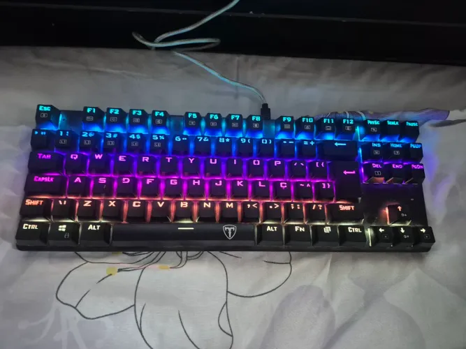 Teclado gamer, para vender rapido