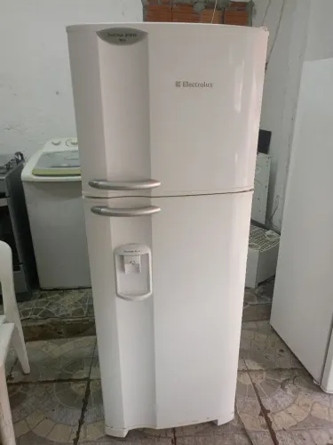 Geladeira funcionando 110v