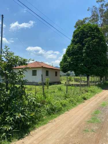 Chácara à Venda no Interior de Ipatinga-MG | Casa e Ampla Área Verde