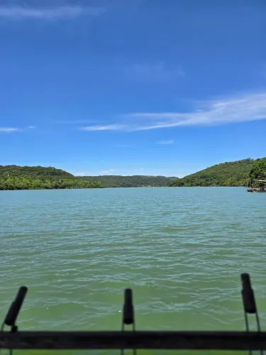 TROCO RANCHO NA BEIRA DA AGUA