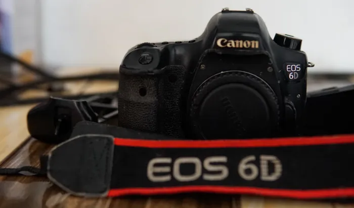 CÂMERA CÂNON 6D