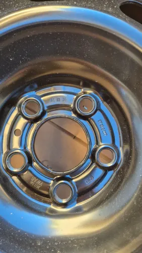 Roda TCROSS ou VW ARO 16 SEM USO