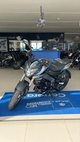 Bajaj Dominar NS 160 3 modos de pilotagem e abs nas duas rodas