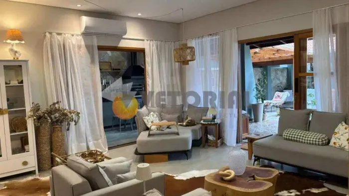Casa à venda em Caraguatatuba, Sumaré, com 4 quartos, 255m²