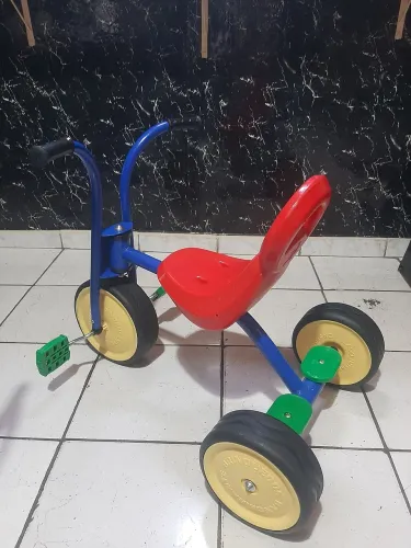 Triciclo bandeirantes ( leia )