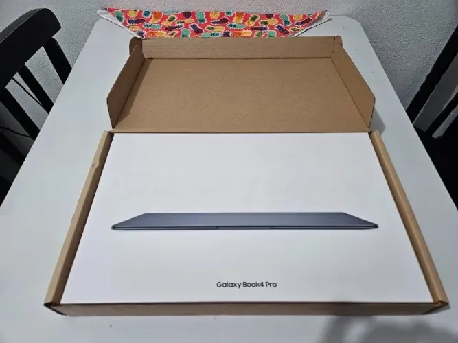 Samsung Galaxy Book 4 Pro Core Ultra 5 - Tela 3K Touch - Completo e Impecável