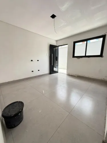 Sobrado à venda em Vila Pires (Santo André) - 3 dormitórios, 1 suíte, 2 vagas, financiamen