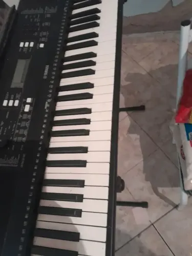 teclado novo psr Yamaha PSR-E363 muito pouco usado