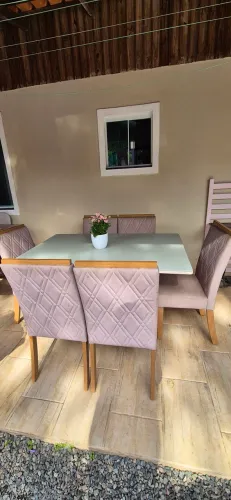 Mesa de jantar com 6 cadeiras